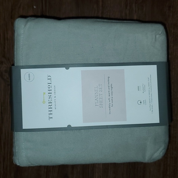 New Threshold Gray Flannel Sheet Set Queen Size - Picture 3 of 7